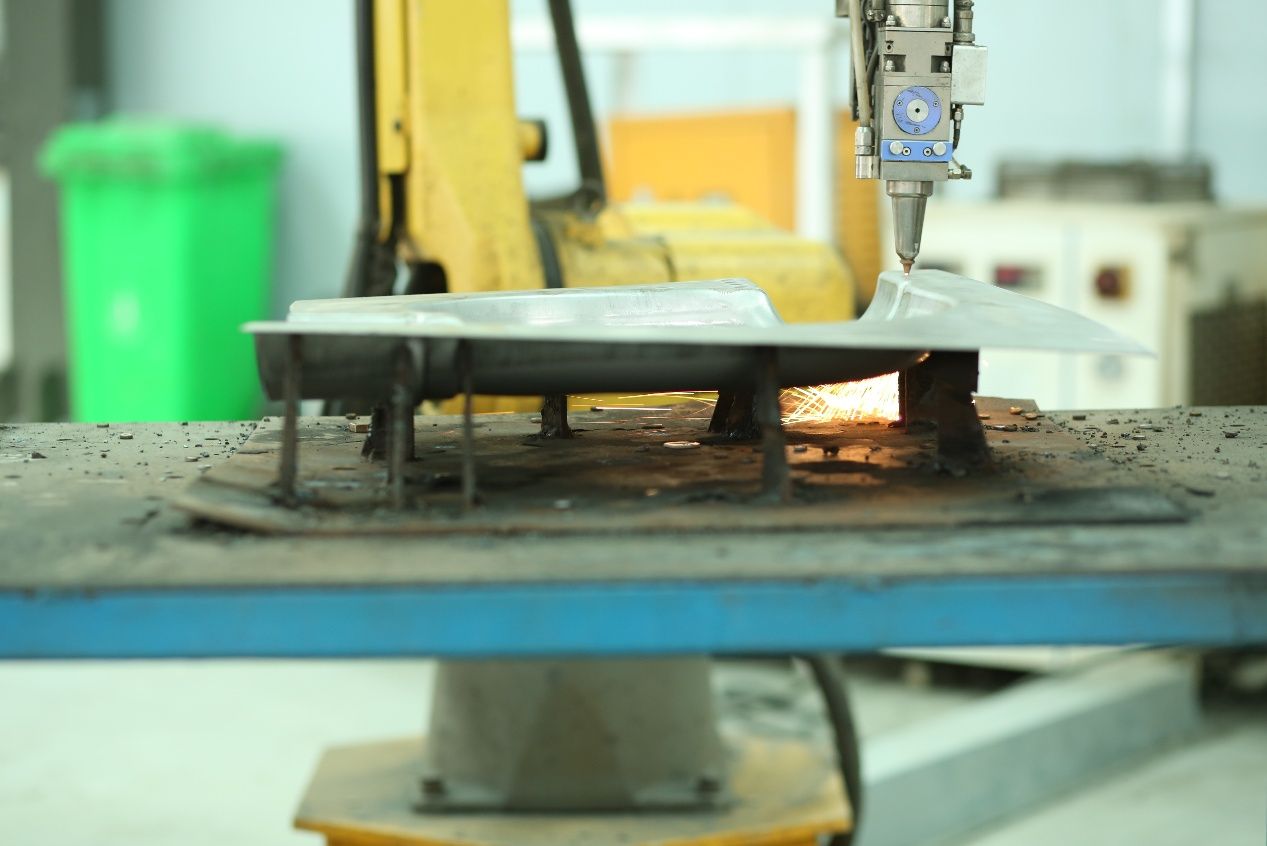 Sistema de alimentación automática Debabrother que logra un transporte eficiente y preciso